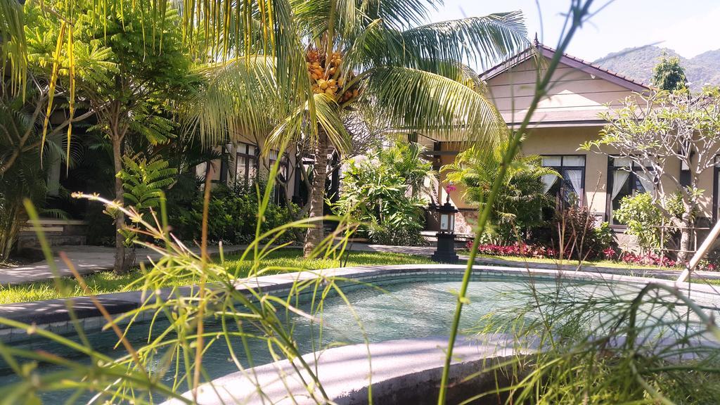 Doubleyou Homestay Pemuteran エクステリア 写真