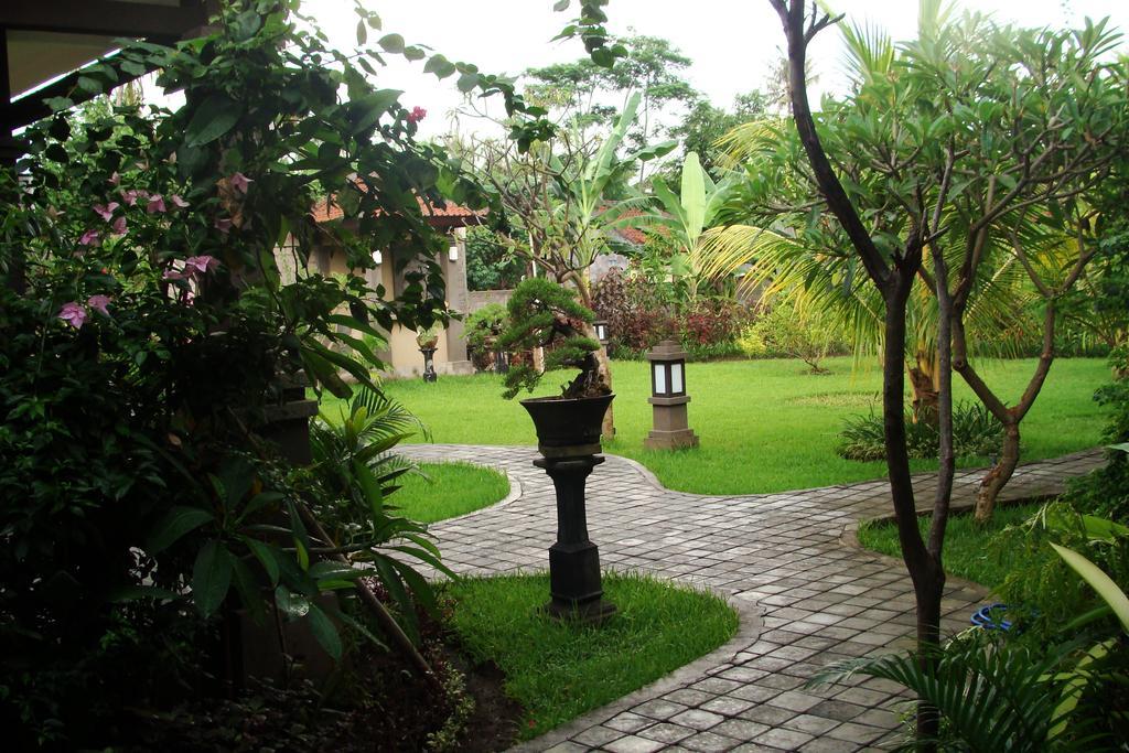 Doubleyou Homestay Pemuteran エクステリア 写真
