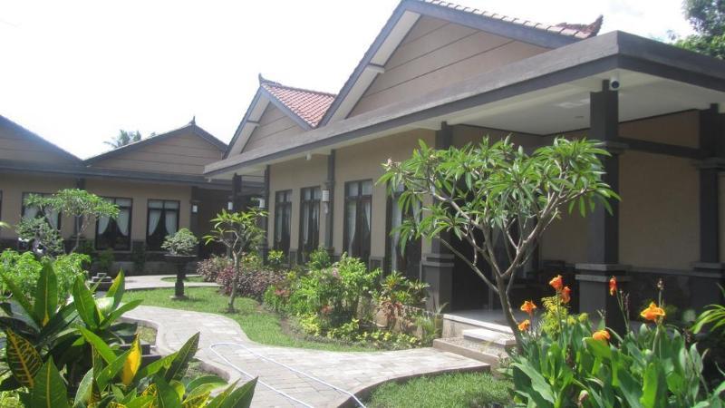 Doubleyou Homestay Pemuteran エクステリア 写真