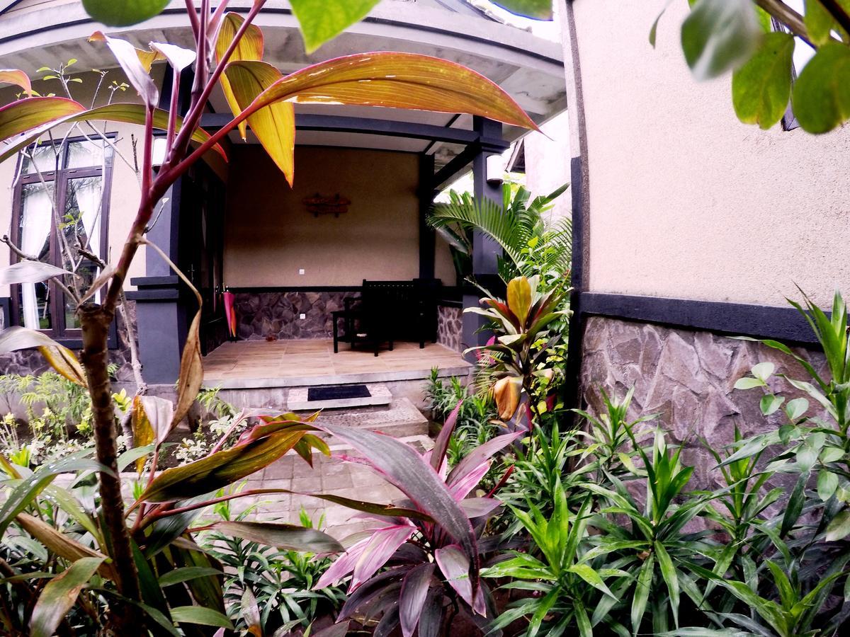 Doubleyou Homestay Pemuteran エクステリア 写真
