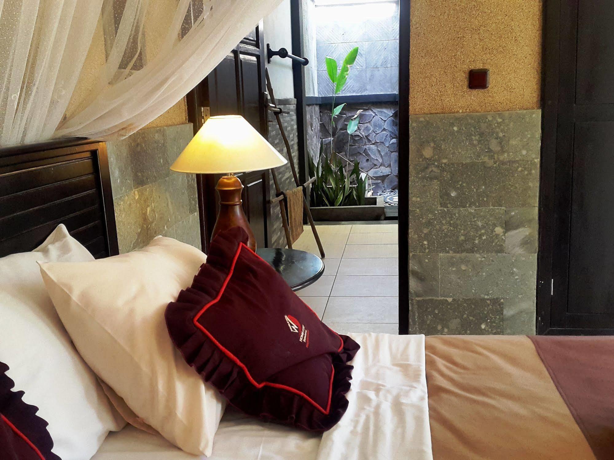 Doubleyou Homestay Pemuteran エクステリア 写真